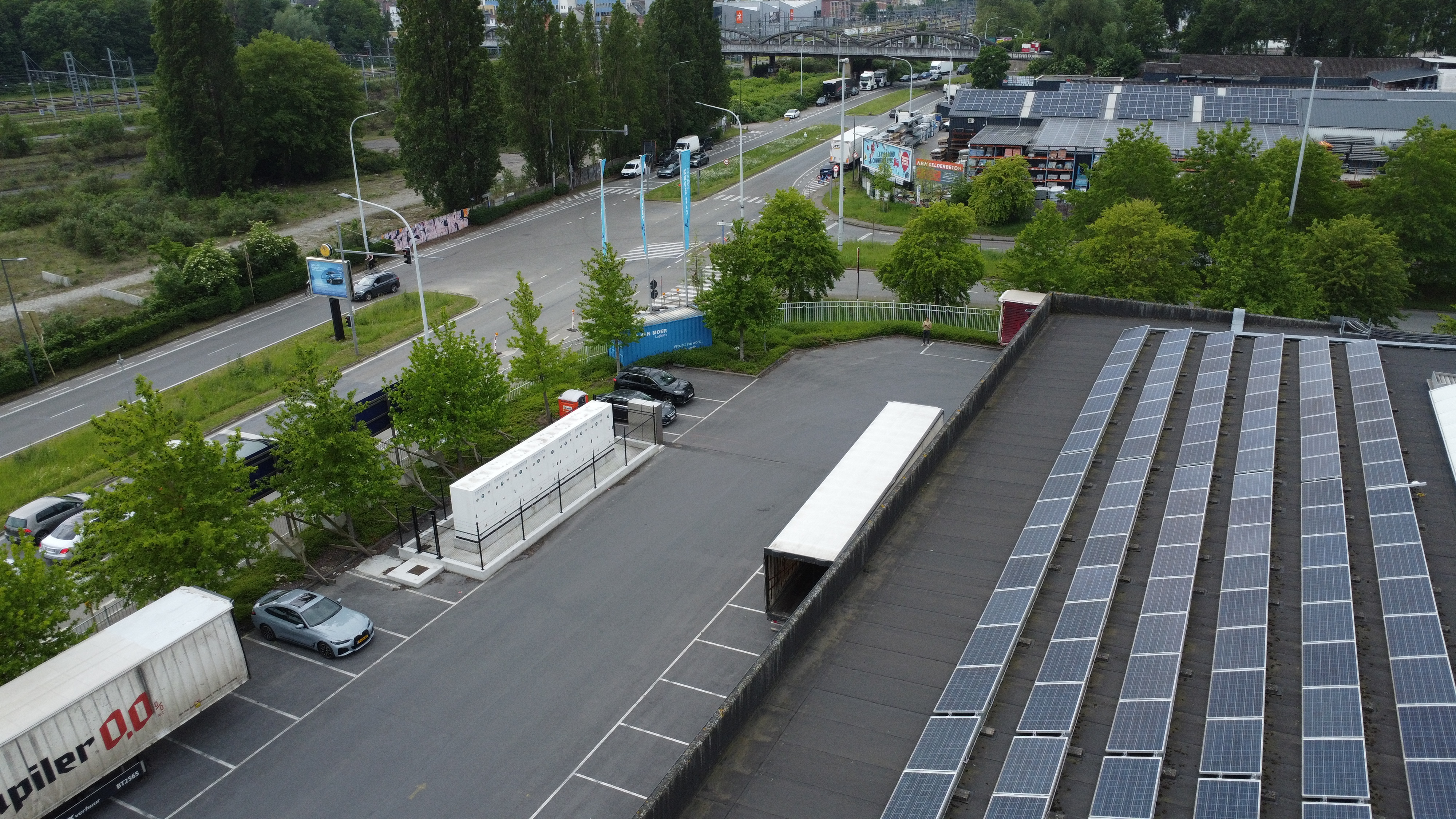 Batterij en PV bij Van Moer Logistics